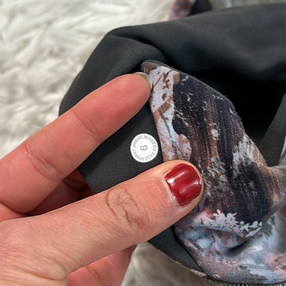 Lululemon Align Bra Light Support, A/B Cup Future Utopia Multi / Graphite Grey - Picture 3 of 6